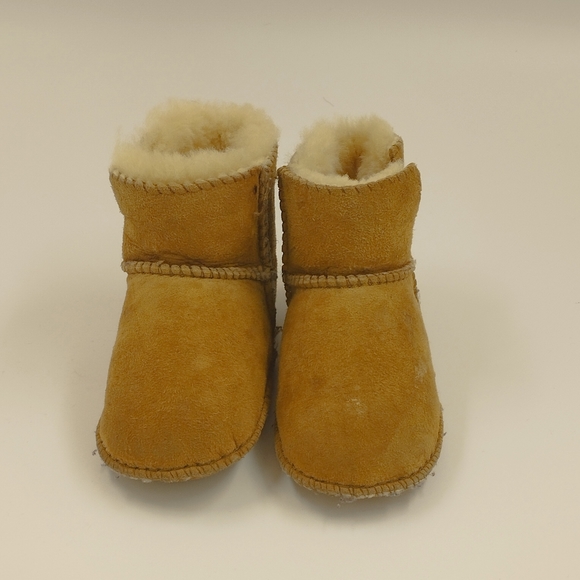 Uggs Infant size M US - Picture 2 of 7